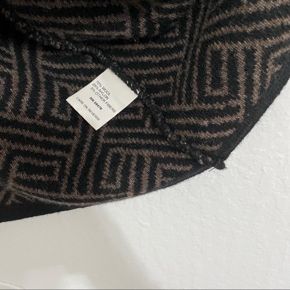 Chiaramente Women’s S Wool Knit Geo Print Mock Neck Buckle Cardigan Sweater - Picture 7 of 9